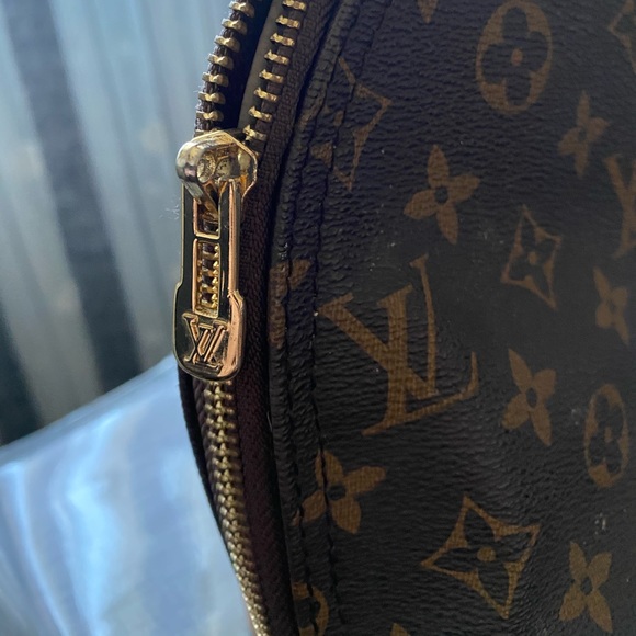 Vintage Authentic Louie Vuitton Bag - Picture 2 of 5